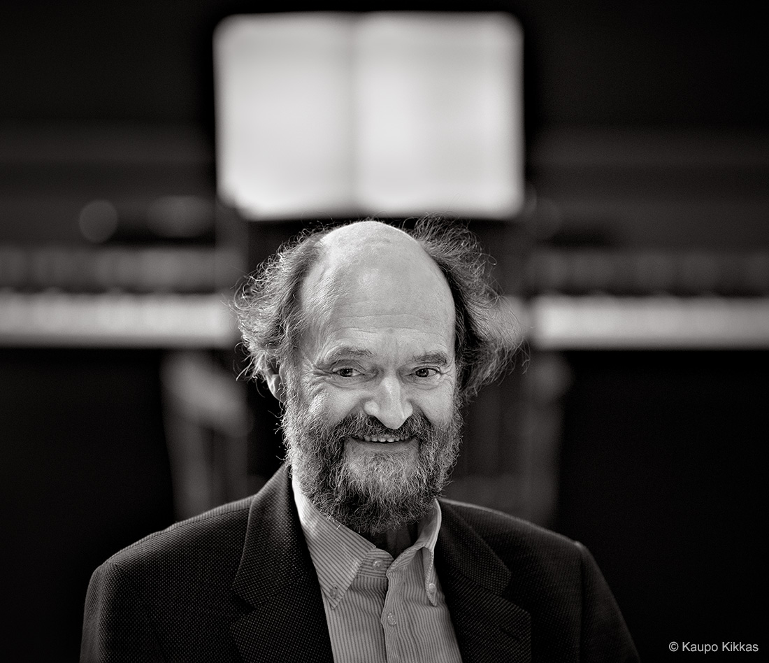 Arvo Pärt betovert in ‘Adam’s Passion’ // Music Frames